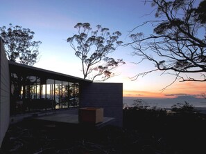 Front of property – evening/night - Rocky Hills Retreat (Rocky Hills)