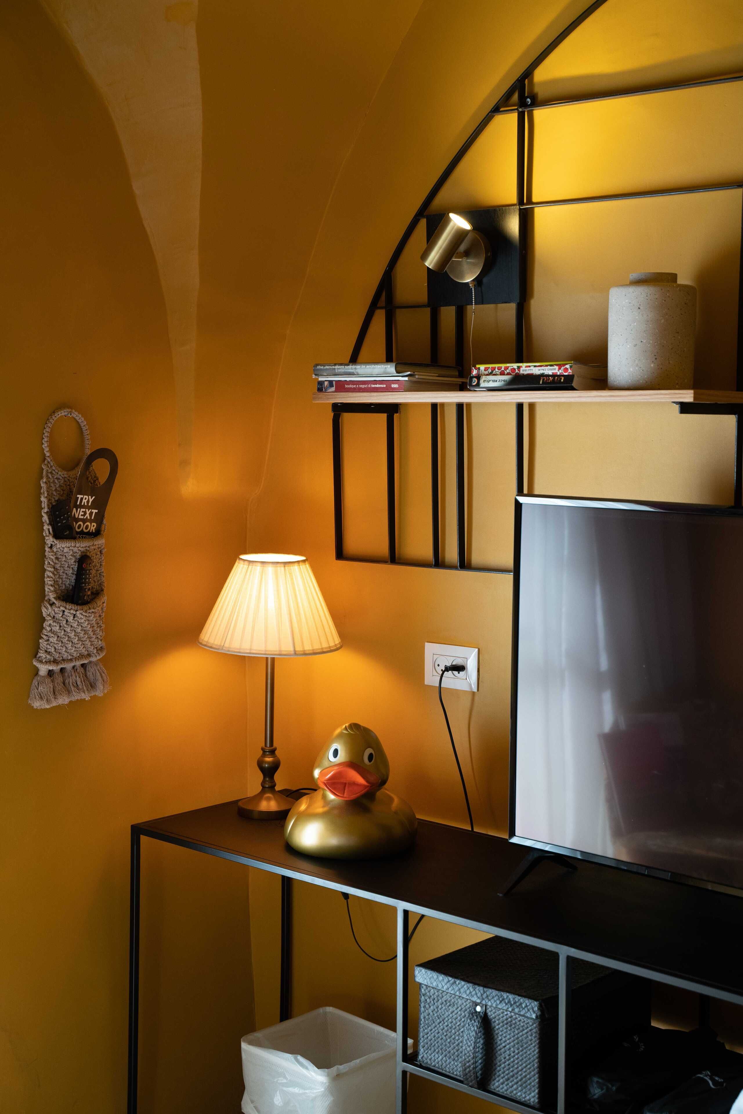 deluxe room | 1 bedroom, egyptian cotton sheets, hypo-allergenic bedding, minibar