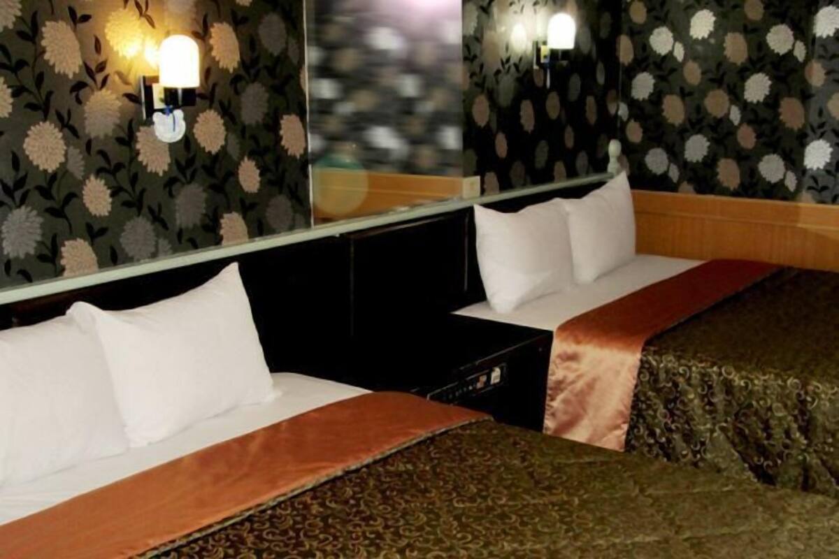 Individually decorated, free WiFi, bed sheets