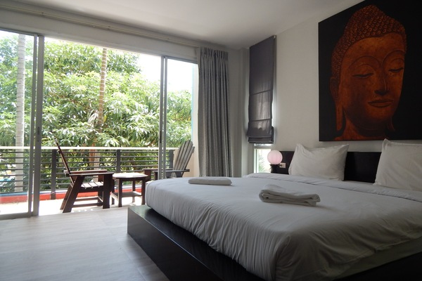 Deluxe Double Room | In-room safe, blackout drapes, WiFi (free), bed sheets