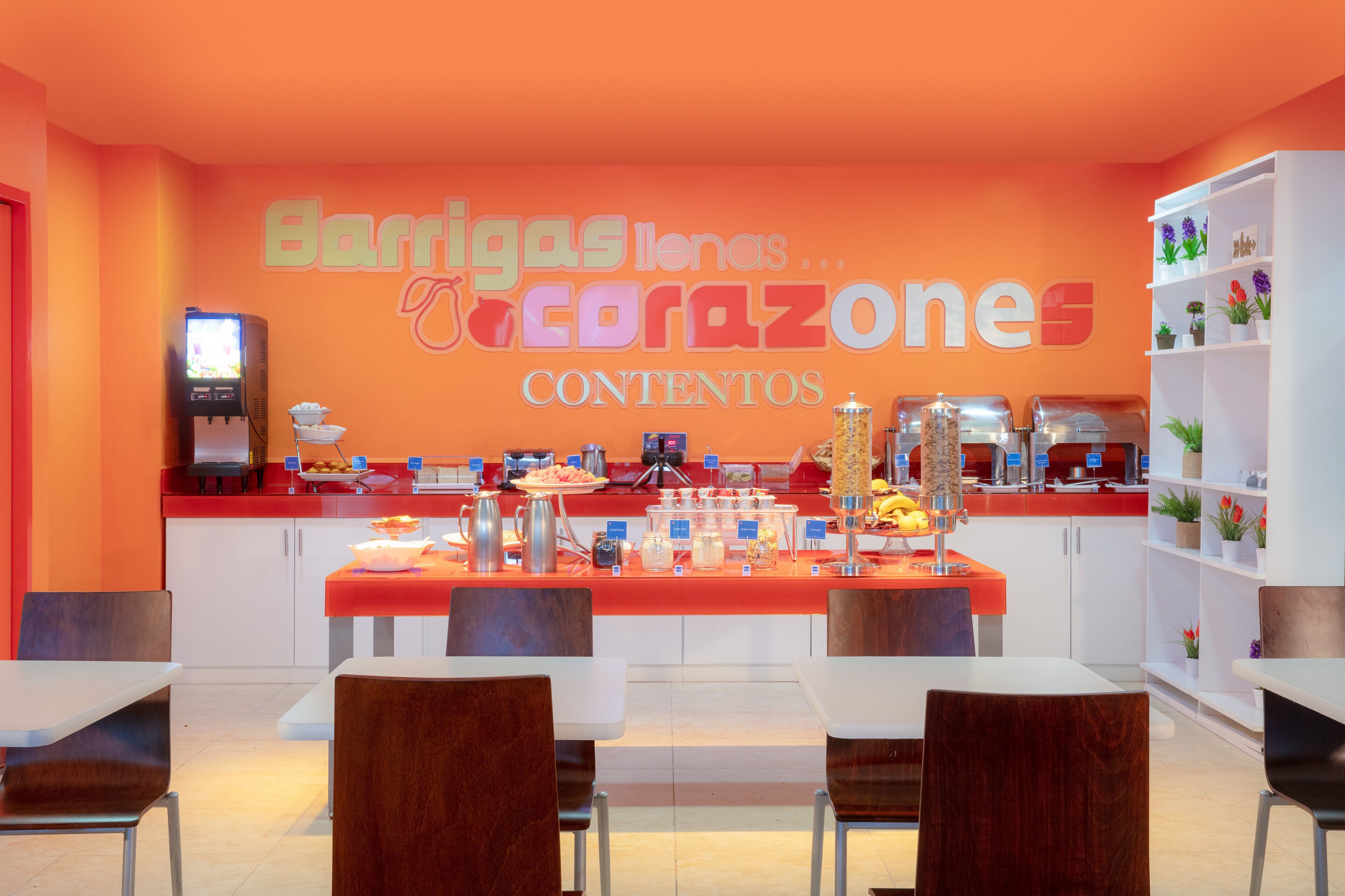 free daily continental breakfast