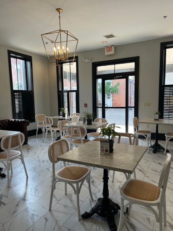 Free daily continental breakfast - Hotel 27  (Greenville)