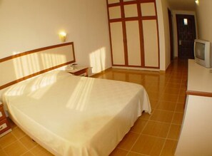 Standard Room | Minibar, in-room safe, soundproofing, free cribs/infant beds - Club Aquarium (Bodrum)