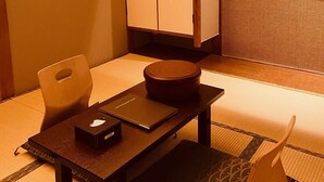 واي فاي مجانًا وملاءات أسرّة