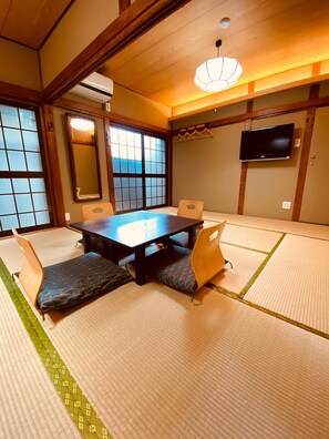 Japanese Style Family Room with Shared Bathroom, Non Smoking | Free WiFi, bed sheets
