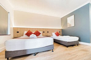 Family Apartment - Not Pet Friendly | Premium bedding, individually decorated, individually furnished, desk - Country 2 Coast Coffs Harbour Motor Inn (Coffs Harbour)