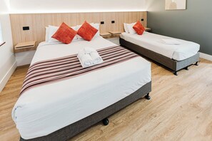 Family Apartment - Not Pet Friendly | Premium bedding, individually decorated, individually furnished, desk - Country 2 Coast Coffs Harbour Motor Inn (Coffs Harbour)