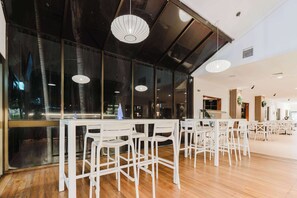 Bar (on property) - Country 2 Coast Coffs Harbour Motor Inn (Coffs Harbour)