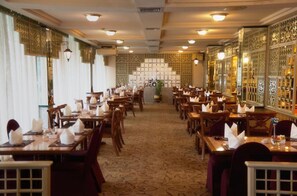 3 restaurantes, café da manhã, culinária da Indonésia