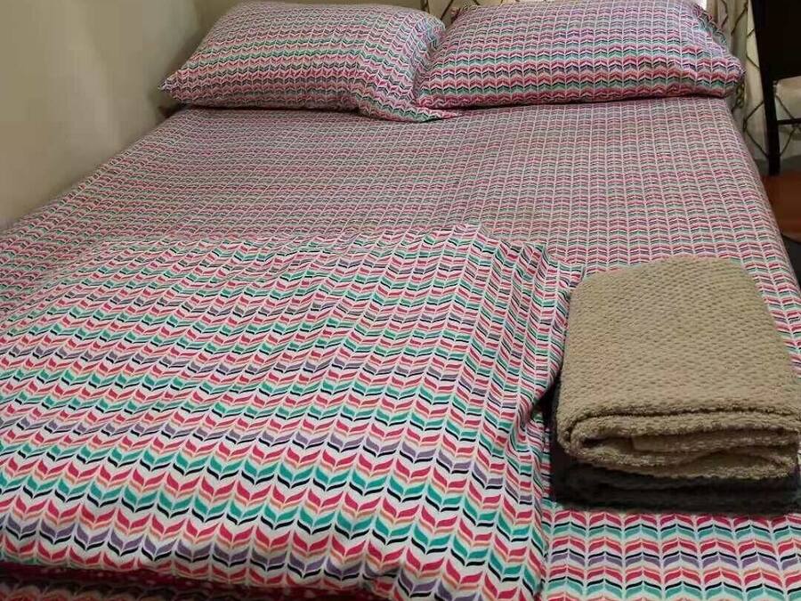 Quarto quádruplo, banheiro privativo (One Double Bed, Two Single Bed) | Wi-Fi de cortesia