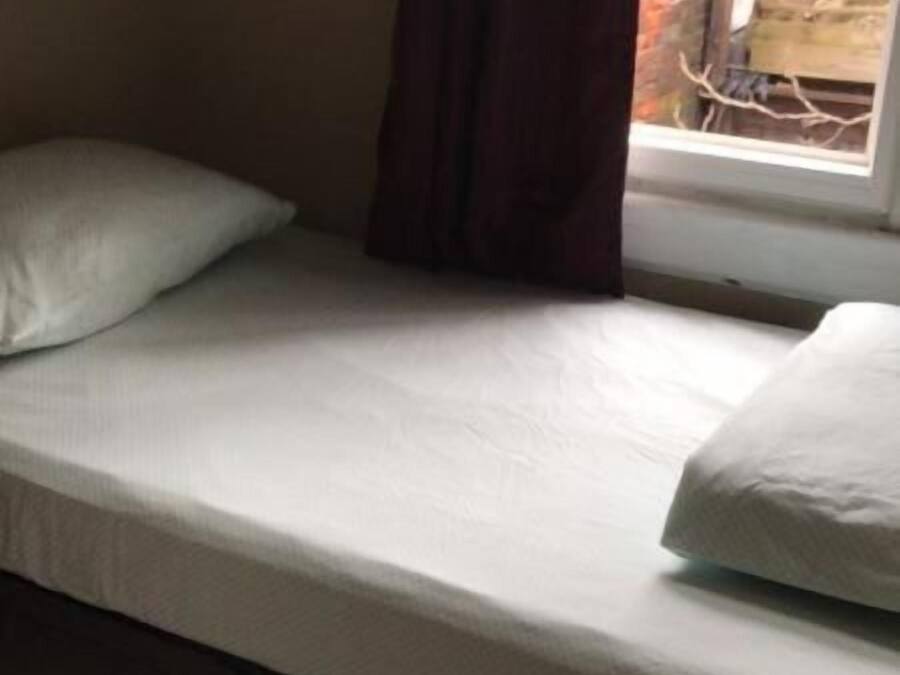 Single Private, 1 Single Bed, Private Bathroom | Wifi gratis