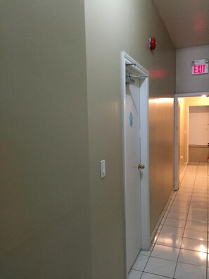 Interior - Toronto Travellers Home (Toronto)