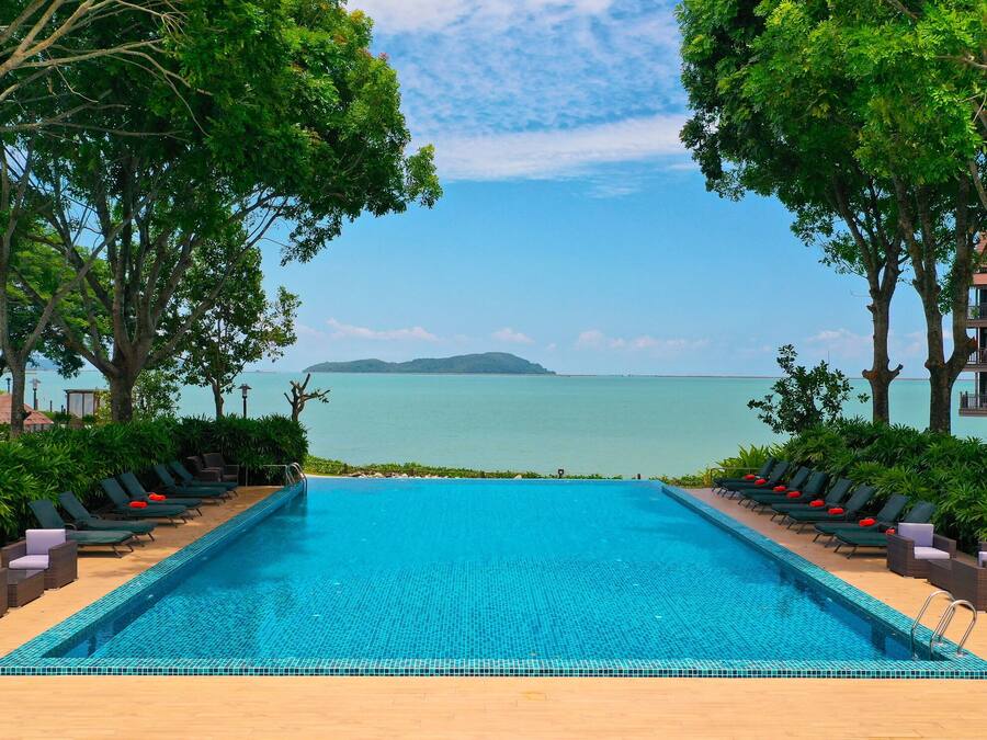 Outdoor pool, pool loungers