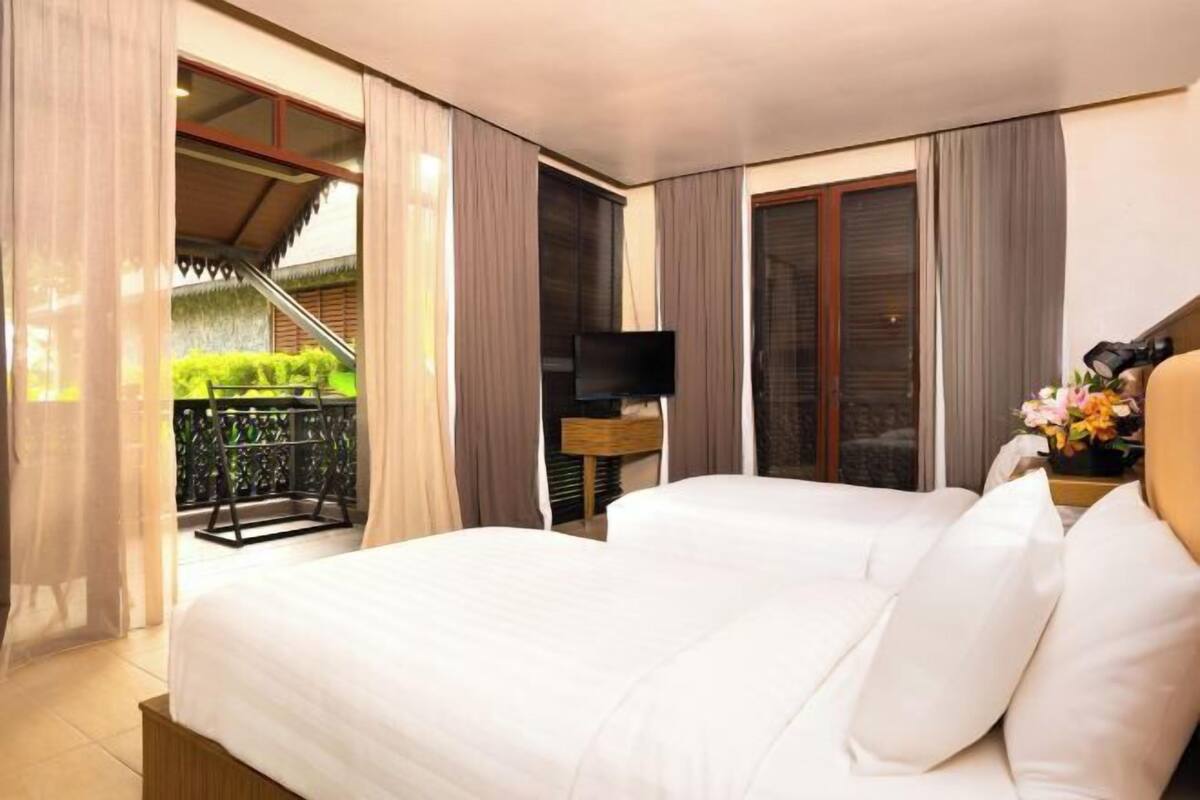 In-room safe, desk, blackout curtains, soundproofing