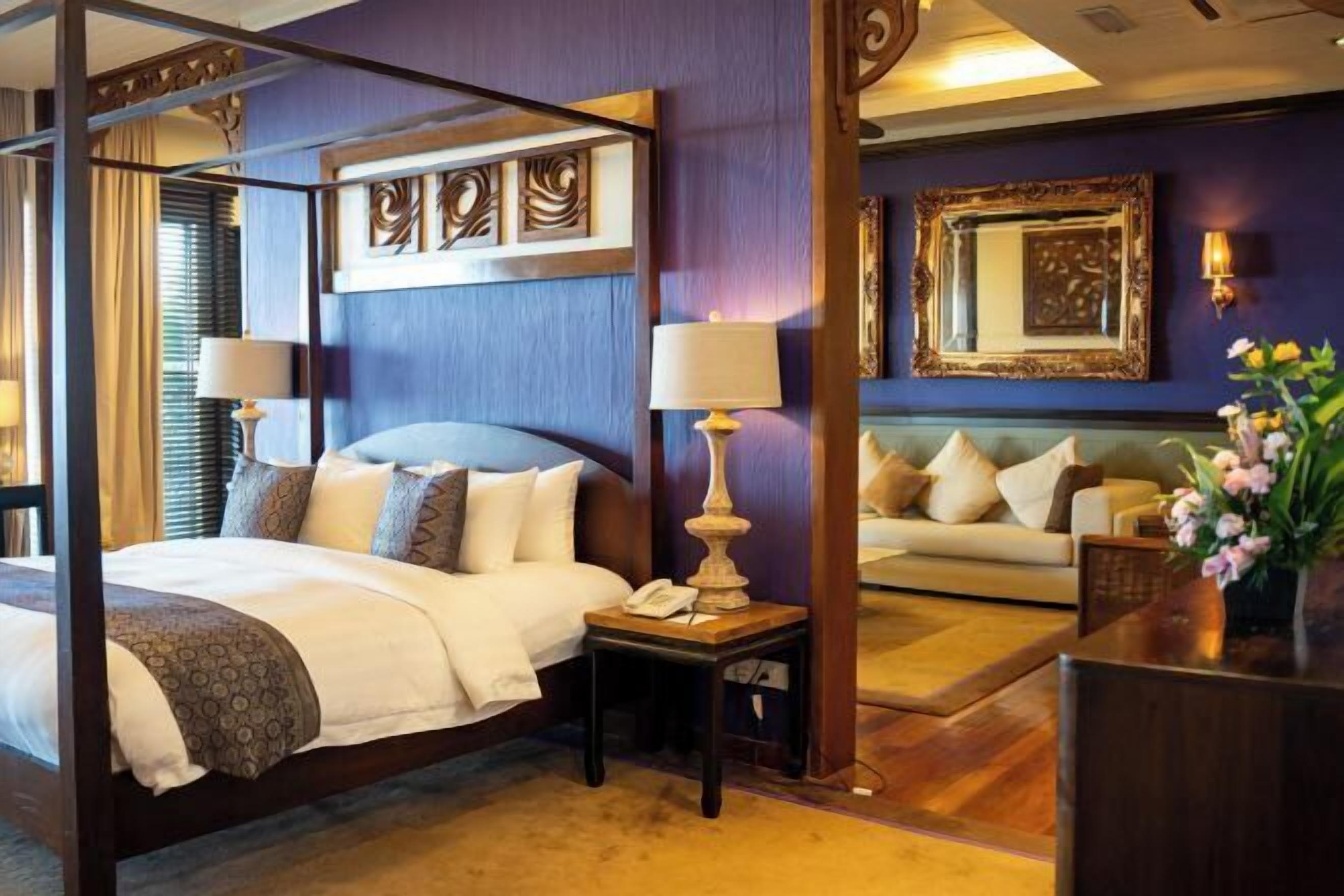 ตู้นิรภัยในห้องพัก, โต๊ะทำงาน, ผ้าม่านกันแสง, ห้องเก็บเสียง