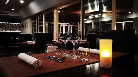Mittagessen und Abendessen. BIVIUS Hotel Restaurant Luxembourg