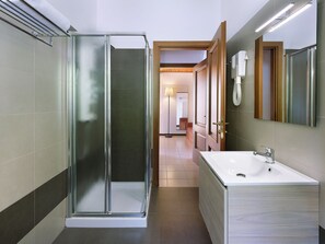 Standard Apartment, 2 Bedrooms, Lake View, Annex Building | Bathroom | Hair dryer, bidet, towels