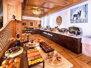 Daily buffet breakfast for a fee