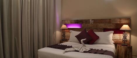 1 bedroom, in-room safe, desk, blackout curtains