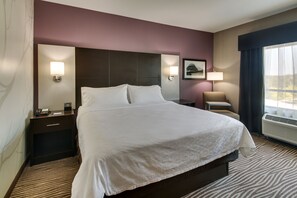 Desk, blackout drapes, iron/ironing board, rollaway beds - Holiday Inn Express Cheektowaga North East by IHG (Buffalo)