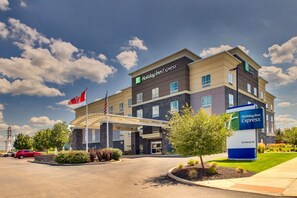 Exterior - Holiday Inn Express Cheektowaga North East by IHG (Buffalo)