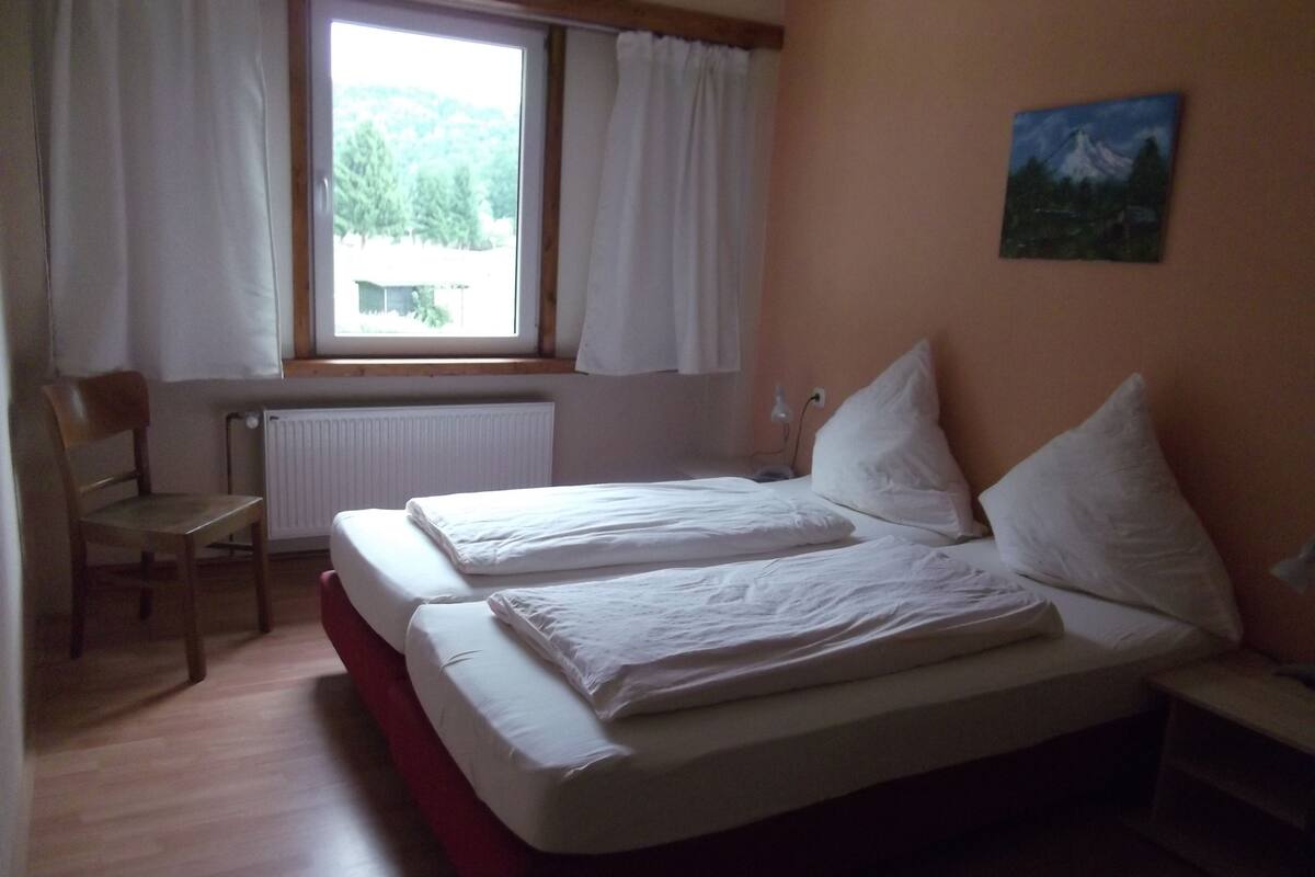 Cots/infant beds, free WiFi