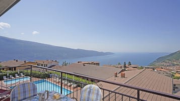 Superior Apartment, 2 Bedrooms, Lake View | 2 bedrooms, down duvets, in-room safe, desk