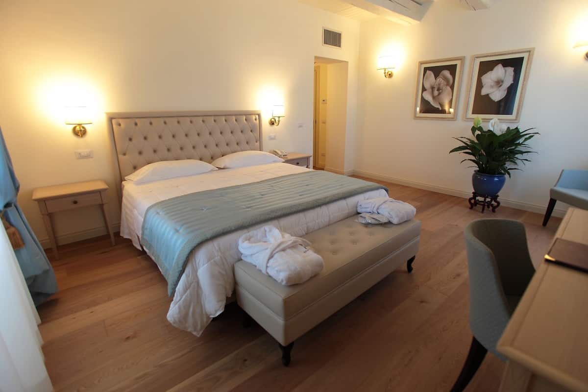 1 slaapkamer, luxe beddengoed, donzen dekbedden, een minibar