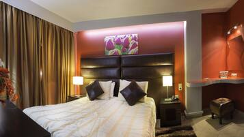 In-room safe, desk, soundproofing, iron/ironing board