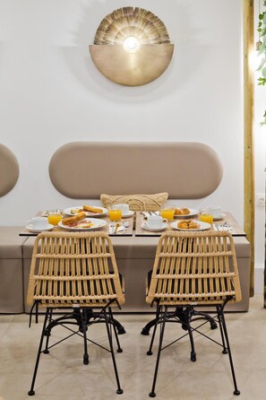 供應晚餐,國際料理