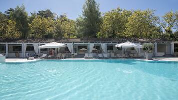 Seasonal outdoor pool