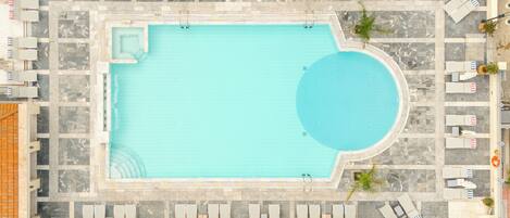 Sæsonbestemt udendørs pool