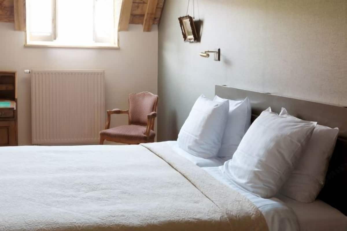 Minibar, coffres-forts dans les chambres, fer et planche à repasser
