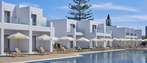 Innenpool, 3 Außenpools