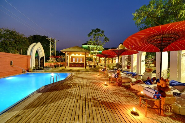 Outdoor pool, pool umbrellas