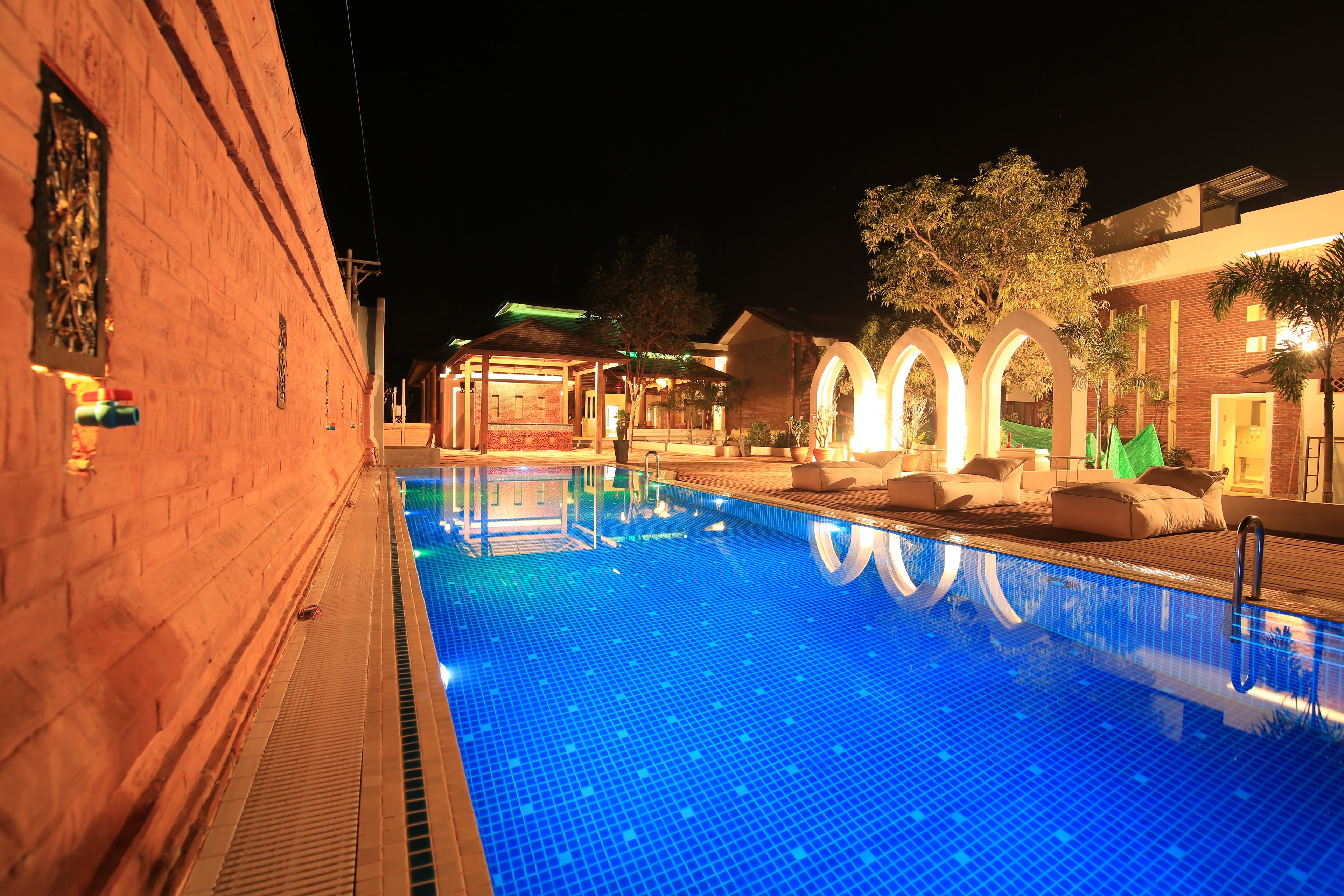 outdoor pool, pool umbrellas