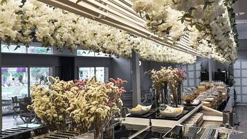 Tägliches inbegriffenes Frühstücksbuffet