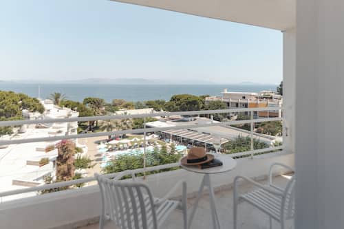 Doppelzimmer (Panoramic Sea View) | Terrasse/Patio