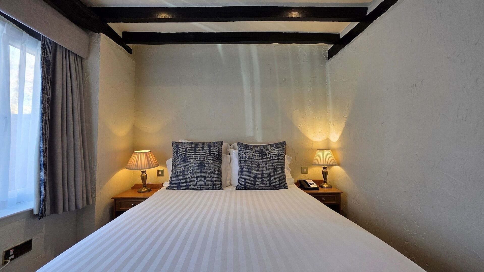 In-room safe, desk, laptop workspace, soundproofing