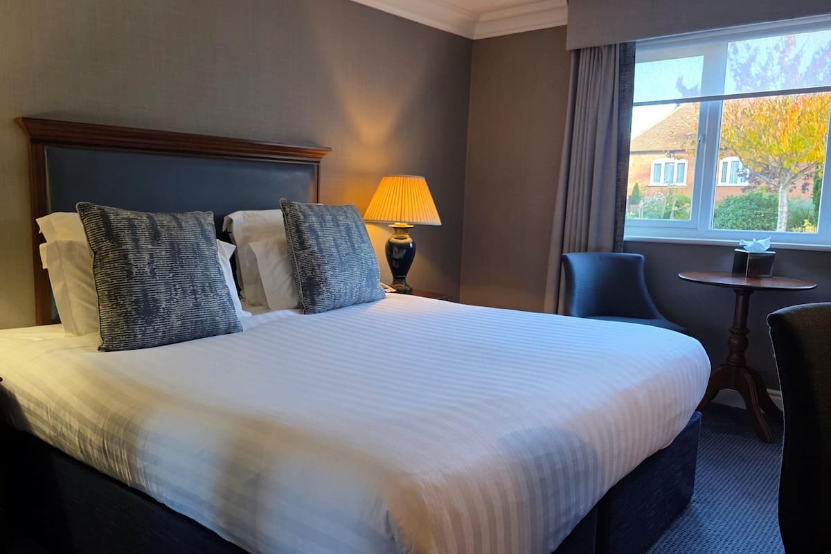 Safe på rommet, skrivebord, skrivebord for bærbar PC og lydisolert