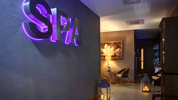 Sauna, dampbad, kropsbehandlinger, hot stone-massage, sportsmassage