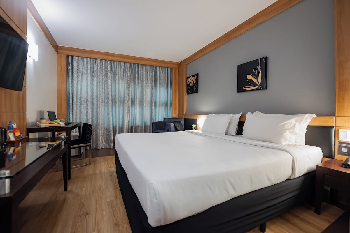 Premium Casal - 1 Cama King | Een bureau, gratis wifi, beddengoed