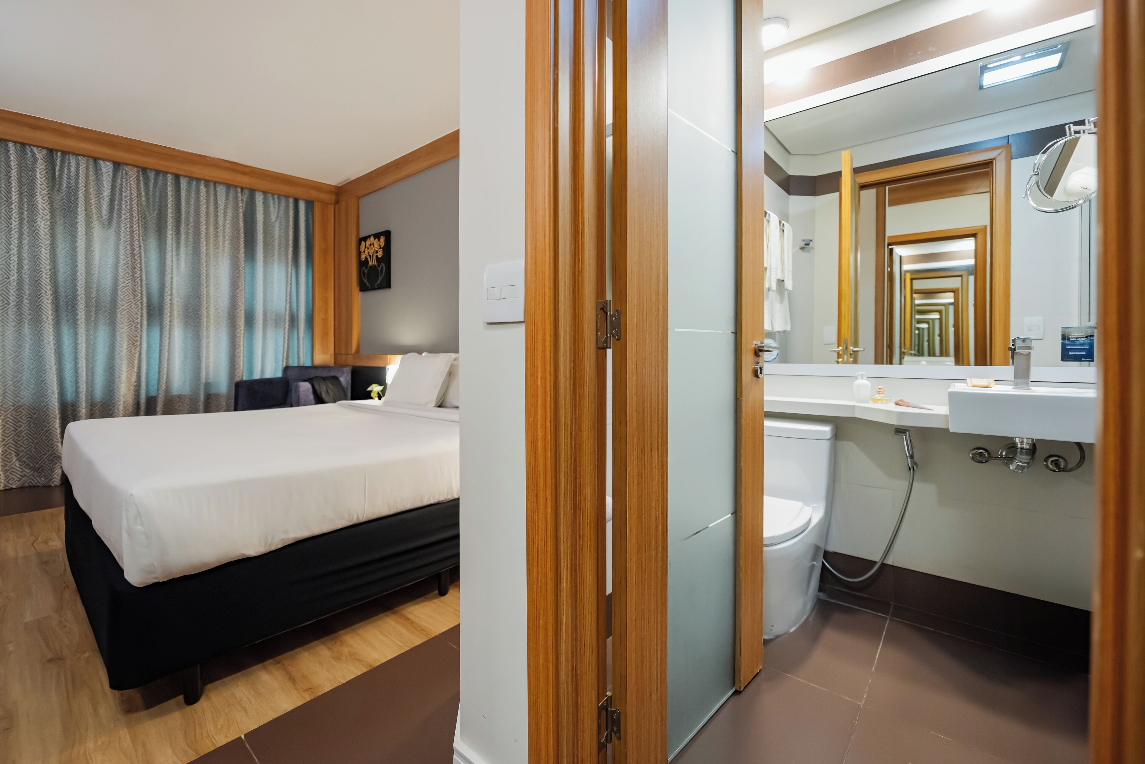 Premium Casal - 1 Cama King | Desk, free WiFi, bed sheets