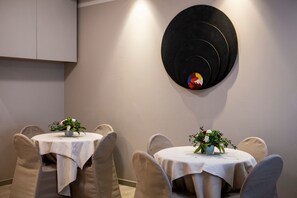 Esmorzar diari d'estil bufet gratuït 