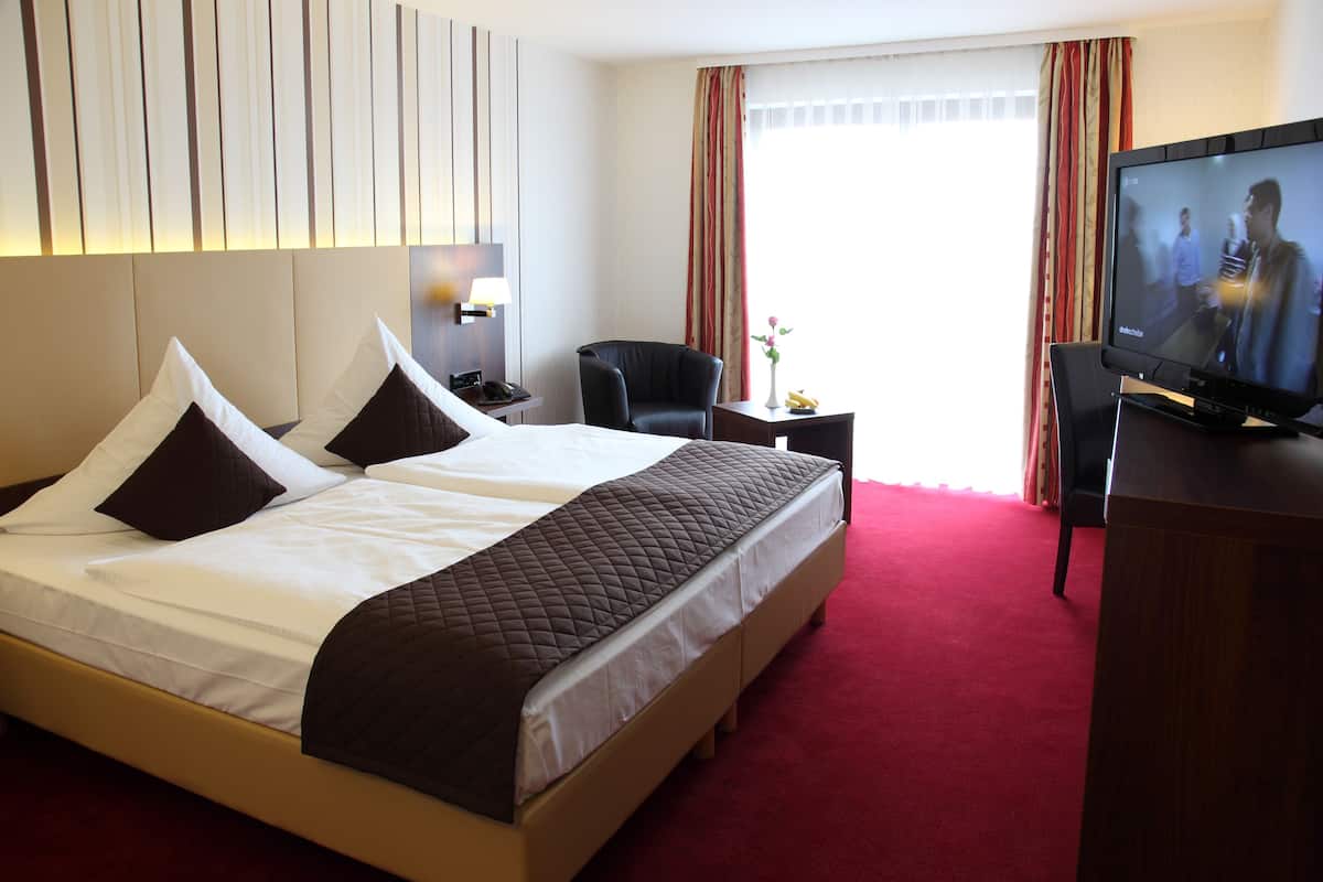 Doppelzimmer | Hochwertige Bettwaren, Minibar, Zimmersafe, Schreibtisch