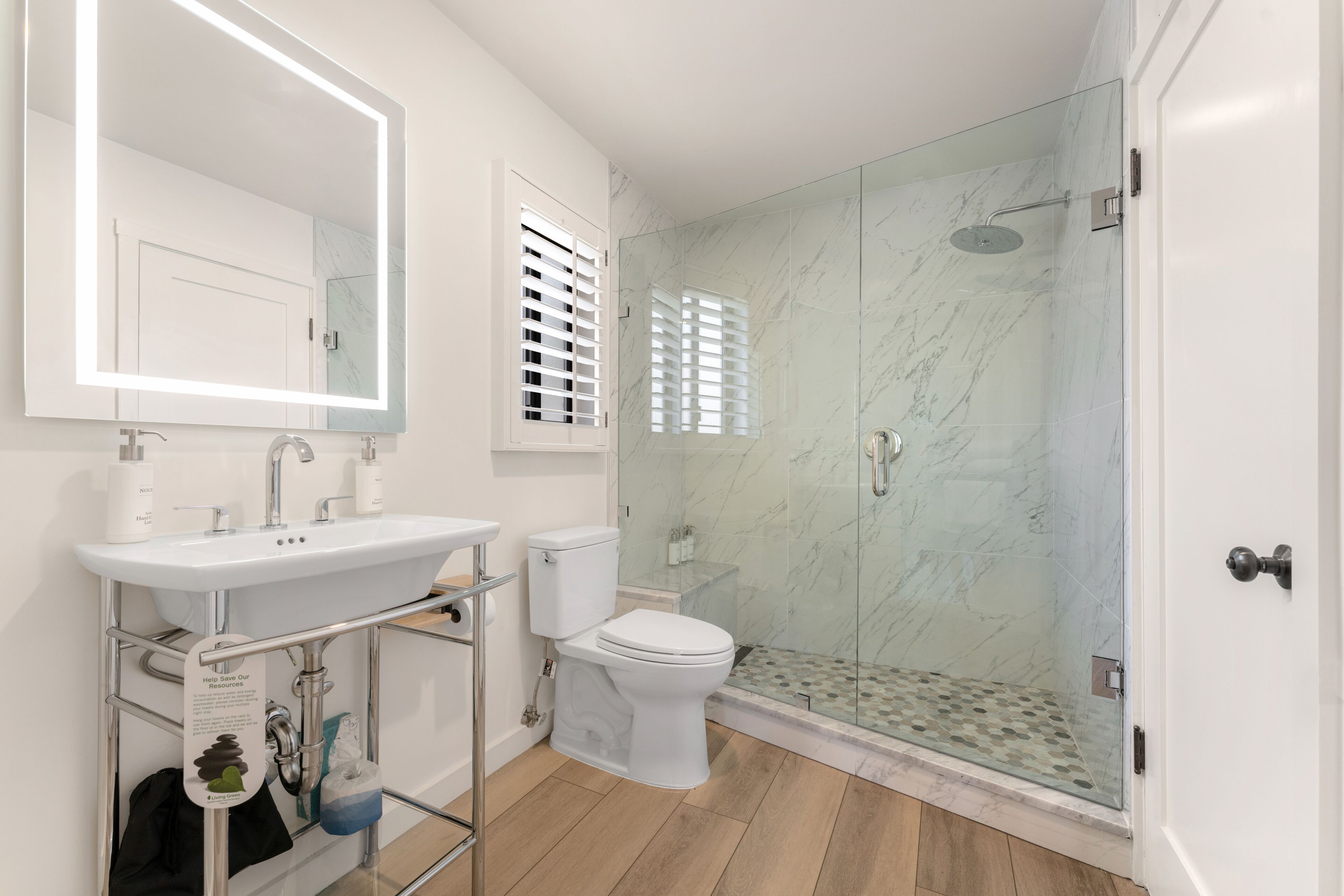 superior suite, 1 king bed with sofa bed | bathroom | combined shower/bathtub, eco-friendly toiletries, hair dryer, towels