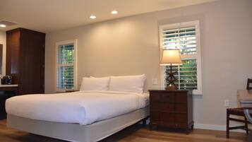 Executive Room, 1 King Bed, Accessible | Egyptian cotton sheets, premium bedding, iron/ironing board, free WiFi