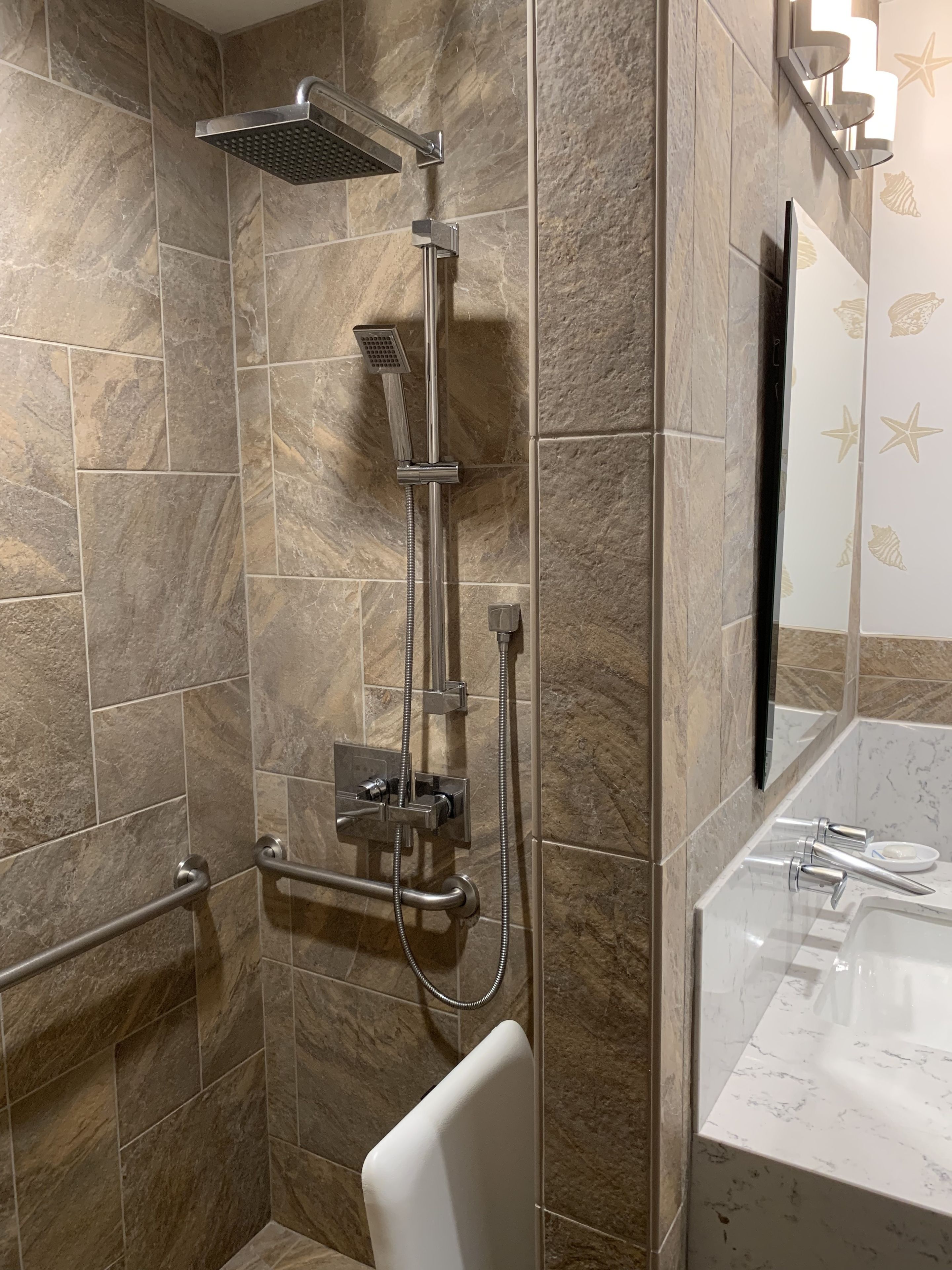 suite, 1 bedroom, accessible | bathroom | combined shower/bathtub, eco-friendly toiletries, hair dryer, towels