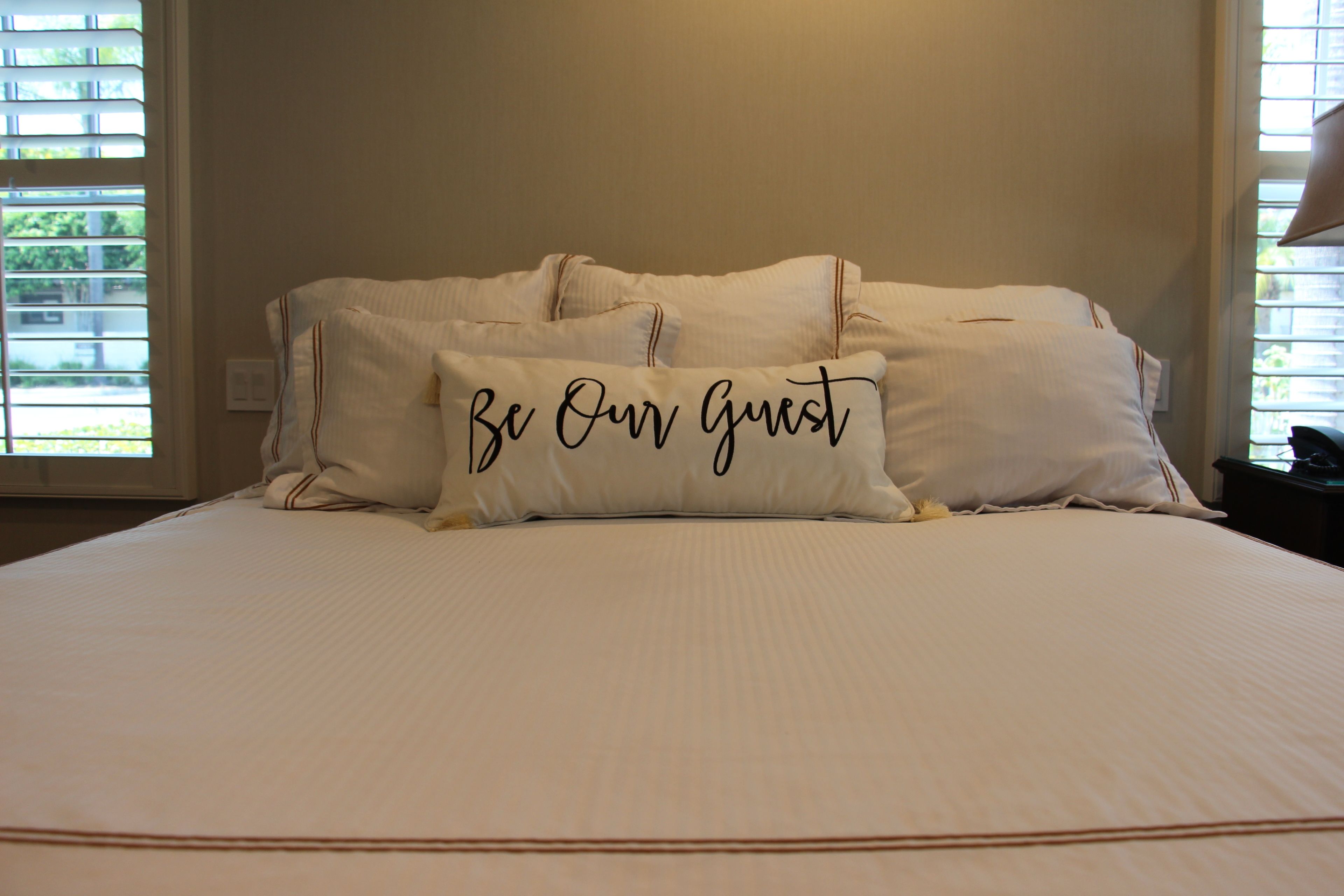 executive room, 1 king bed, accessible | egyptian cotton sheets, premium bedding, iron/ironing board, free wifi