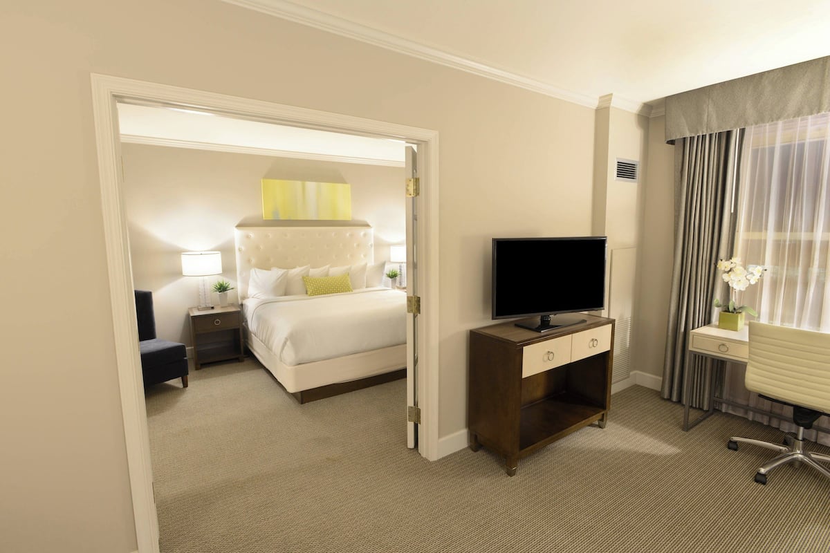 Premium bedding, pillow-top beds, in-room safe, desk